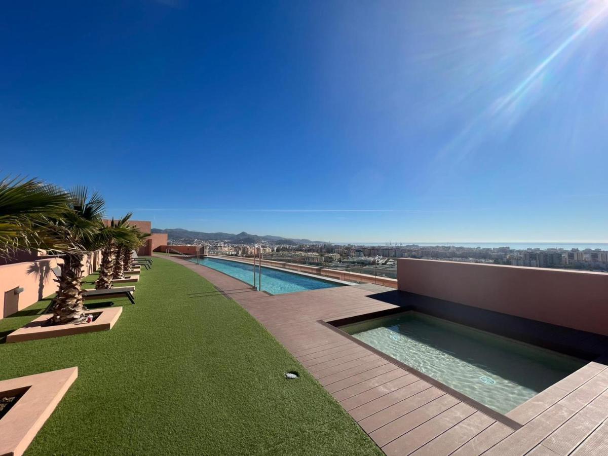 Sky Garden & Seasonal Pool Views By Ele Apartments Málaga Extérieur photo