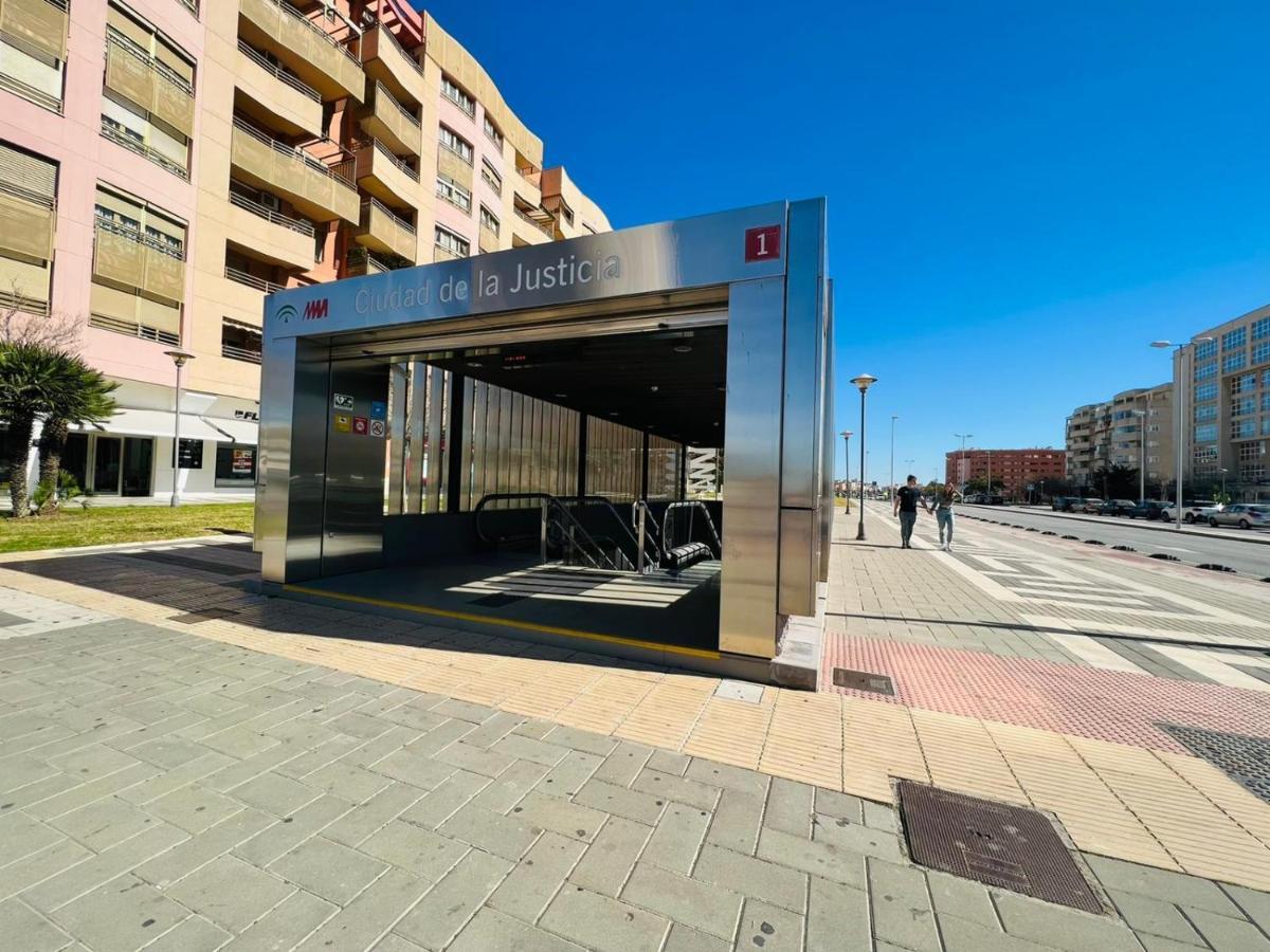 Sky Garden & Seasonal Pool Views By Ele Apartments Málaga Extérieur photo